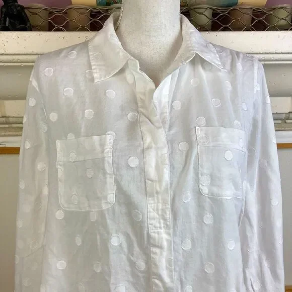 Chicos White Polka Dot embroidered on white background Button-Up Shirt (2) - Picture 4 of 13